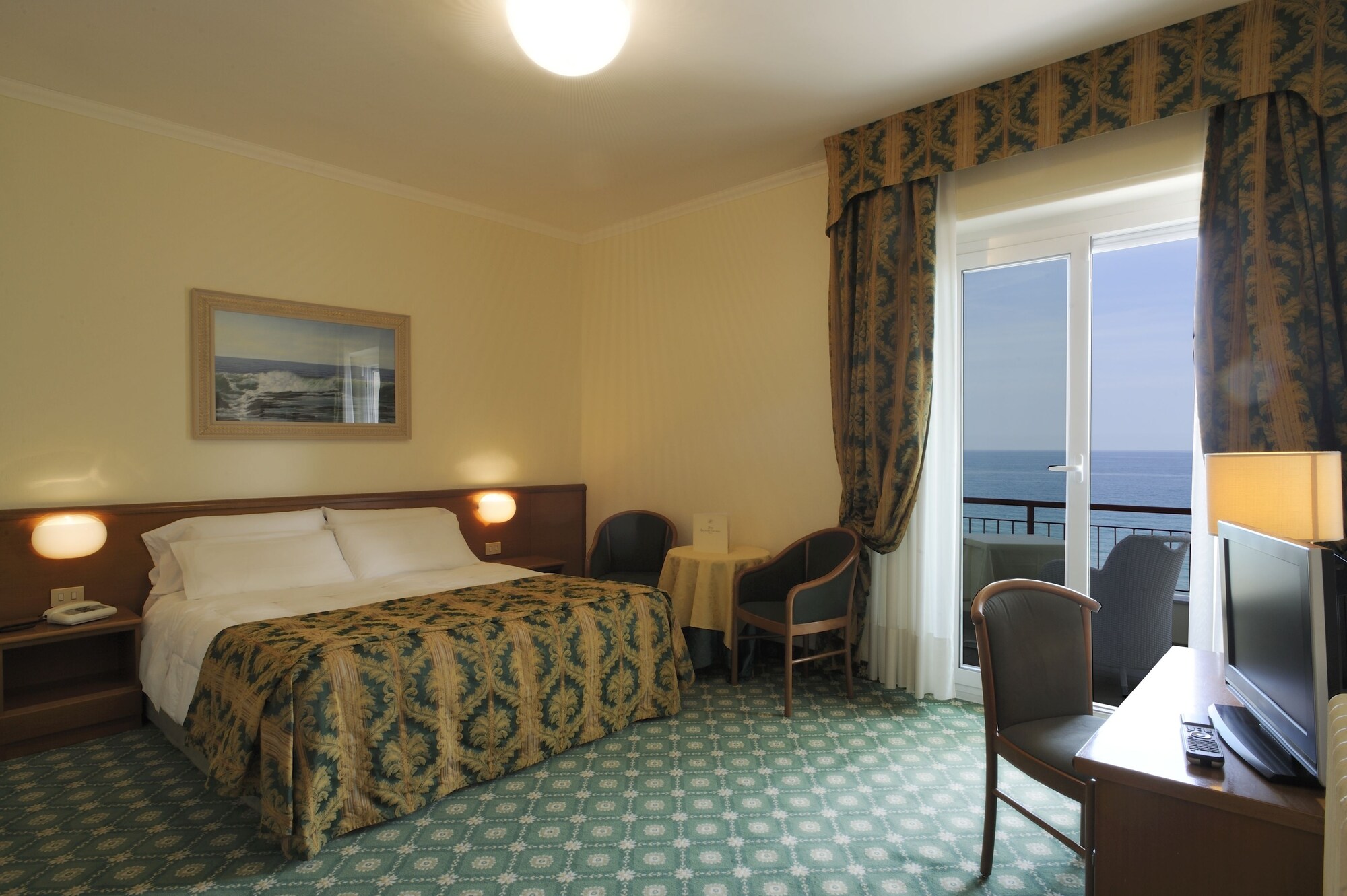 Room, Double Bed, Sea View, Europa & Concordia 5/8