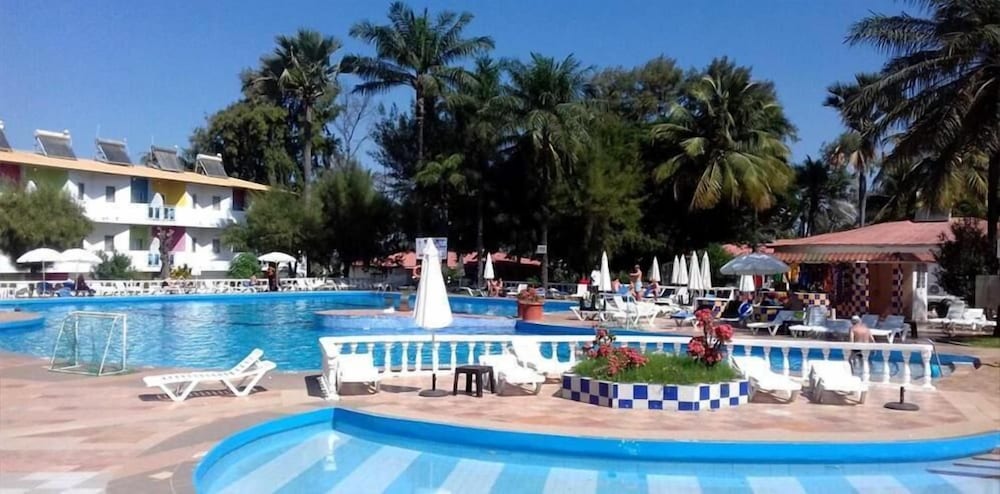 Palma Rima Hotel in SERREKUNDA