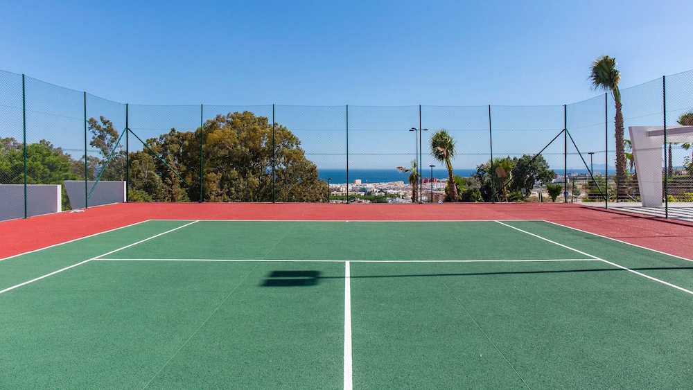 ESTEPONA HOLIDAY HILLS 25/50