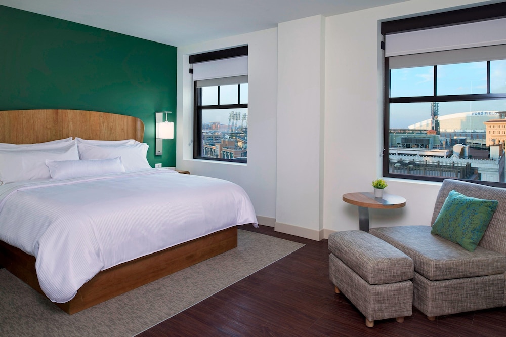 1 Bedroom, Suite, King Bed, City View, Sofa, Element Detroit at the Metropolitan 2/4
