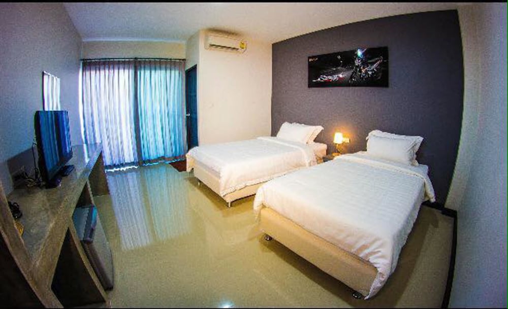 Plus Hotel 16/45