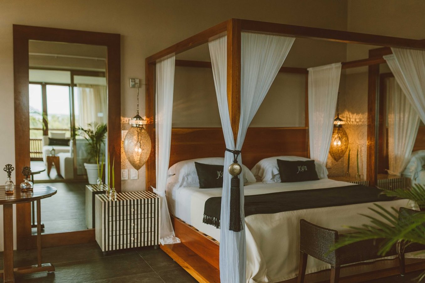 JASHITA HOTEL BOUTIQUE 18/84