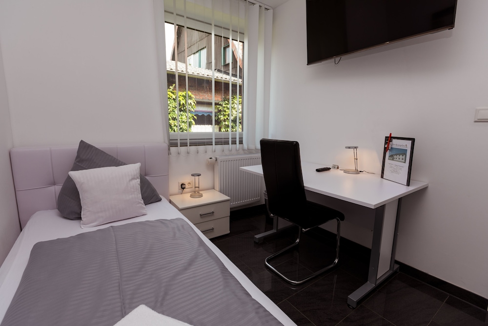 Hotel am Rosenplatz 40/51