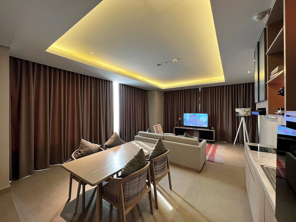 Ra Suites Simatupang 35/50