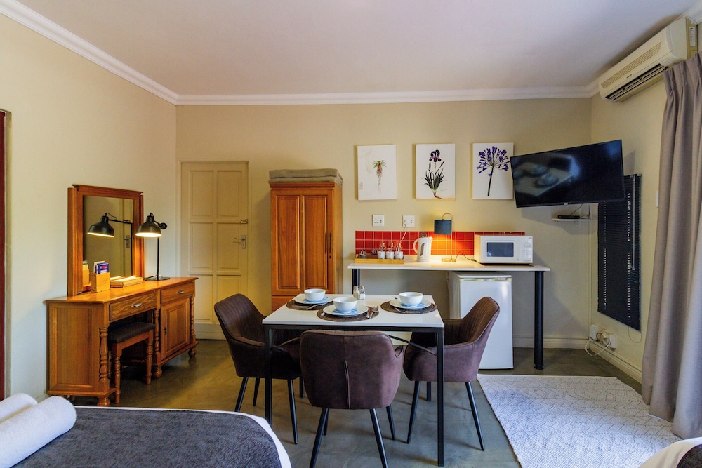 Pumleni Guesthouse 30/50