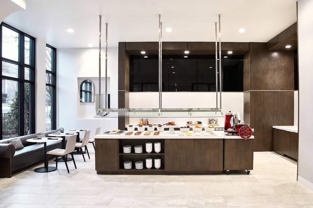 AC Hotel by Marriott Charlotte SouthPark 48/57