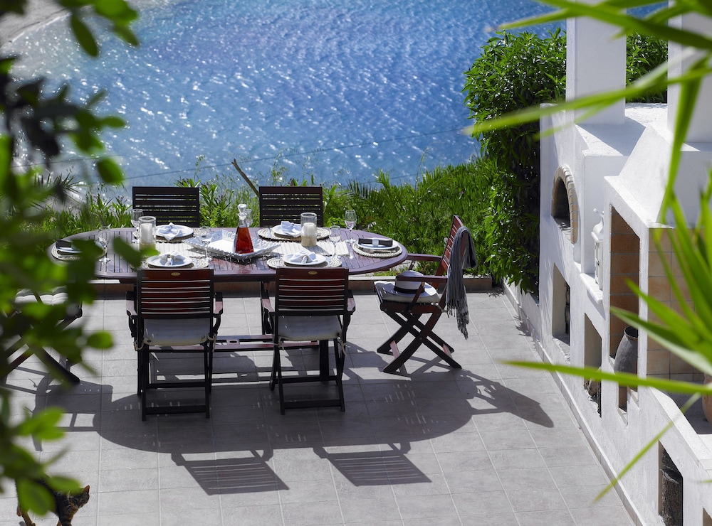 Erivolos Hotel Apartments 35/36