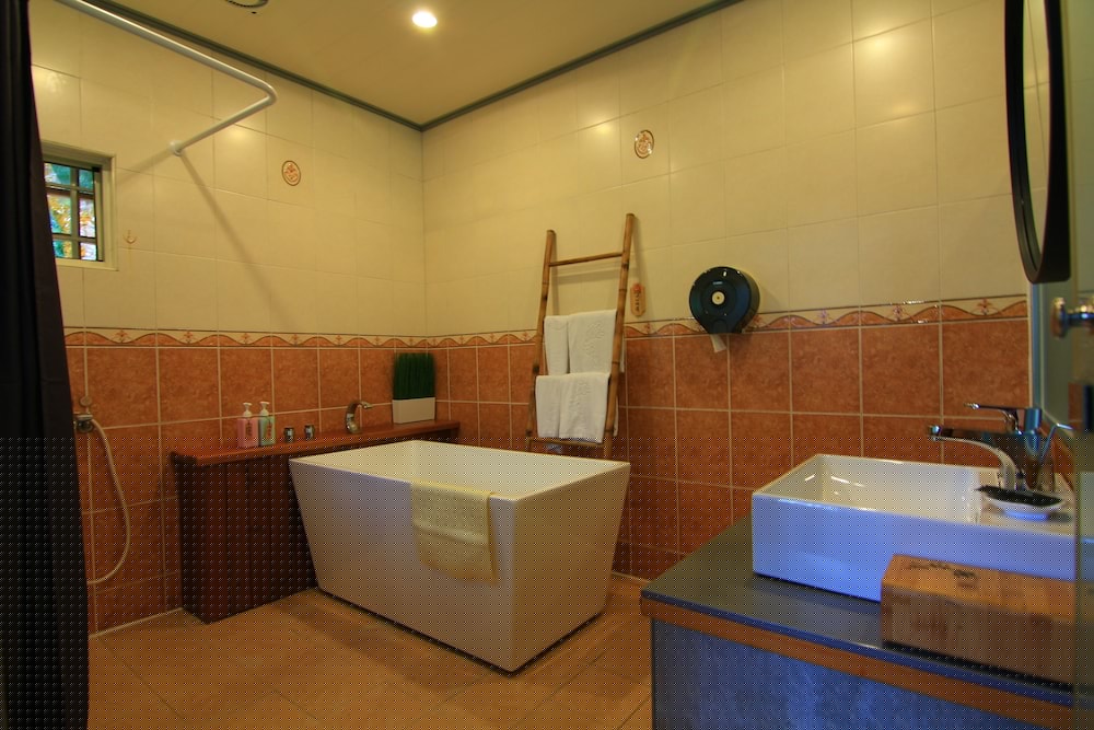 Ting Tau Garden Resort 49/50