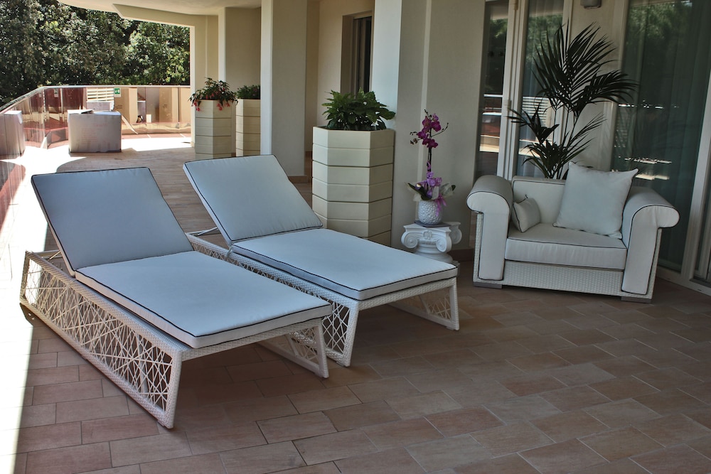 PARADISO HOTEL BOVELACCI 59/68