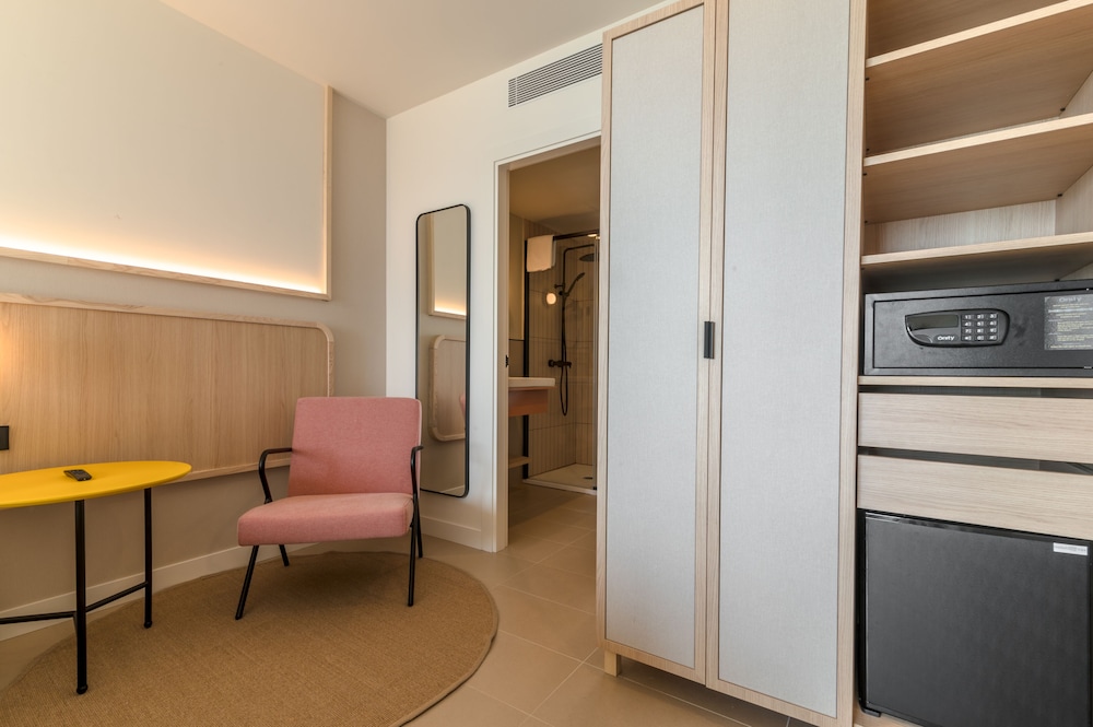Akquaaa Boutique Hotel 25/48