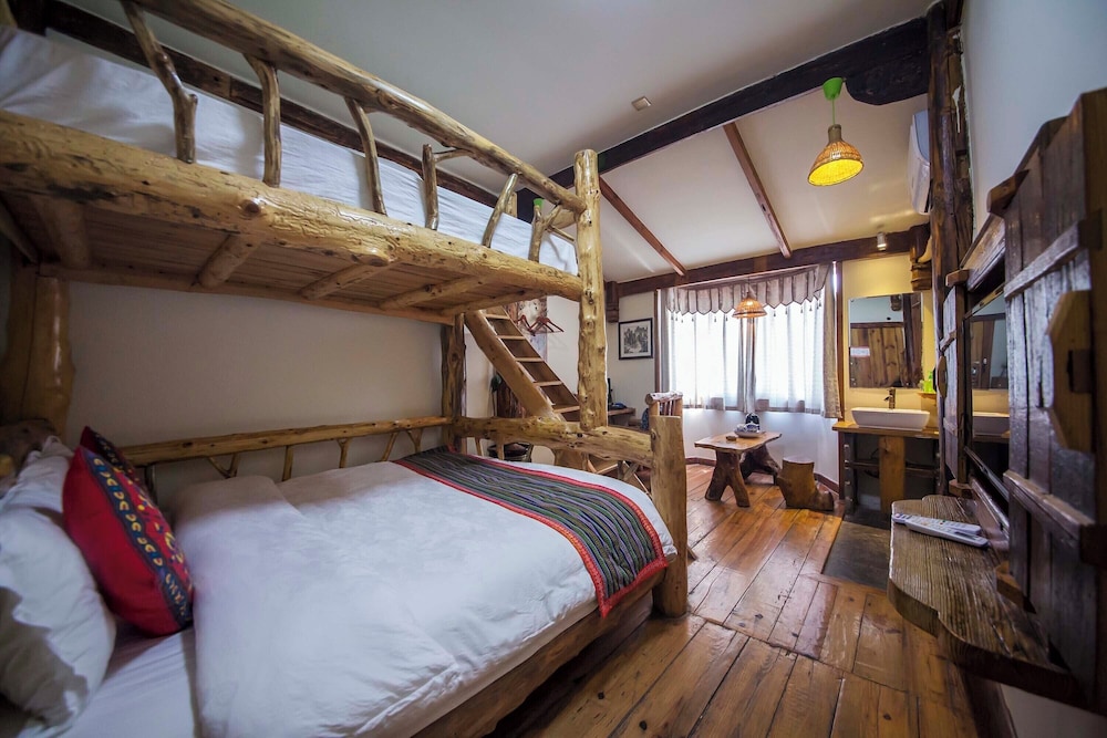 Xiangxi Dreamweaver Inn 10/50