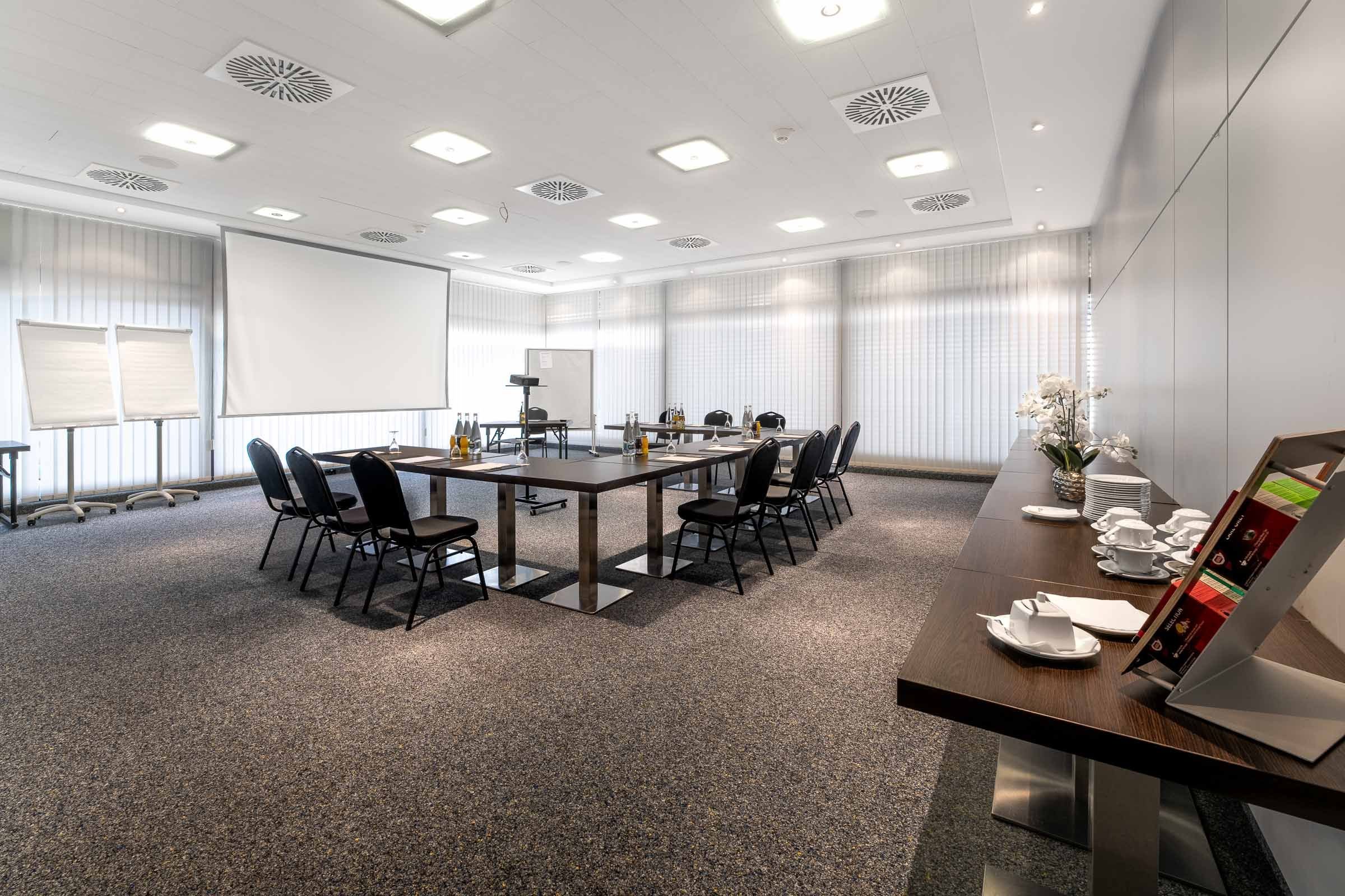 Plaza Hotel Mannheim 30/33
