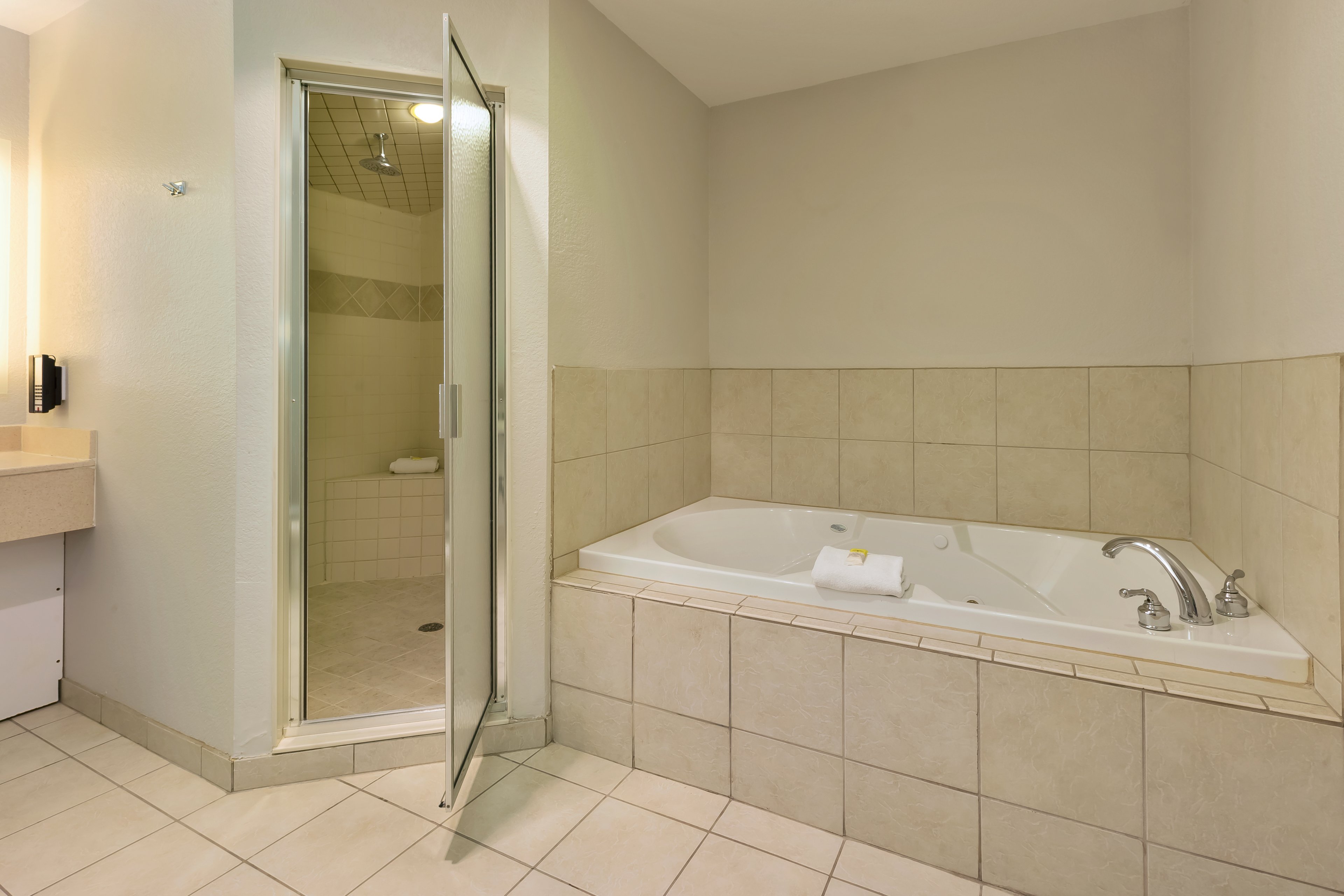 Holiday Inn Express Hotel And Suites Petoskey 57/61