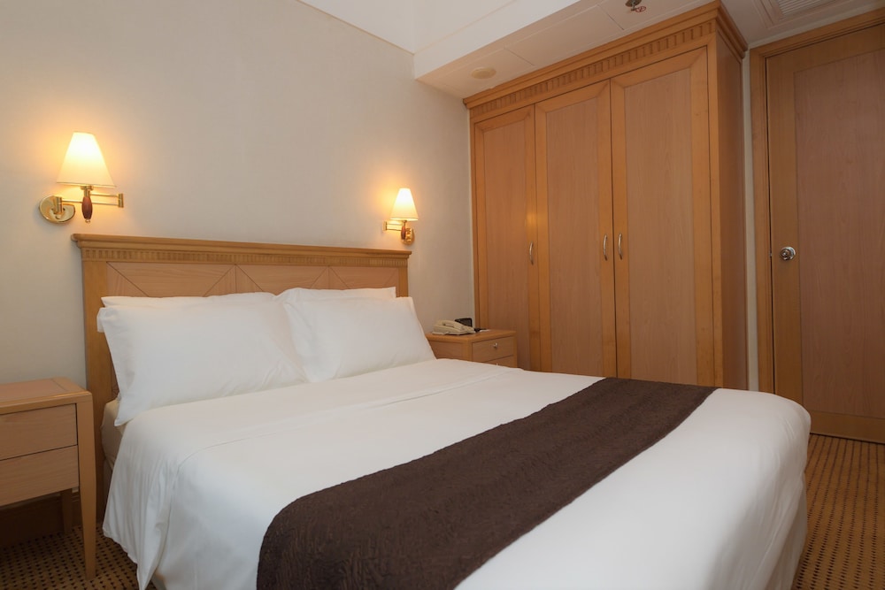 Ramada by Wyndham Hong Kong Grand View 15/36