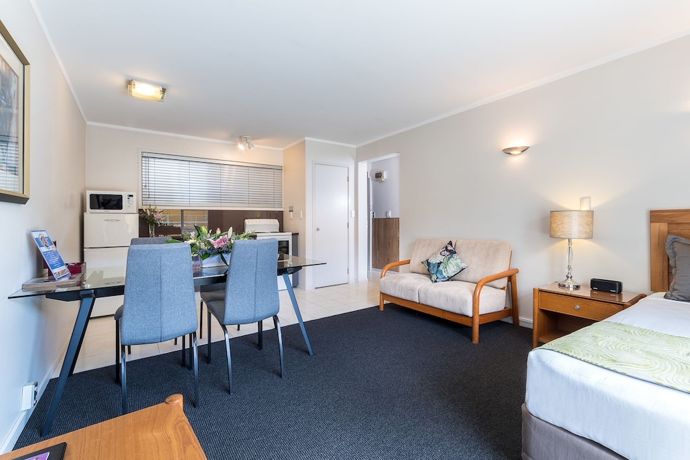 Best Western Newmarket Inn & Suites 37/58