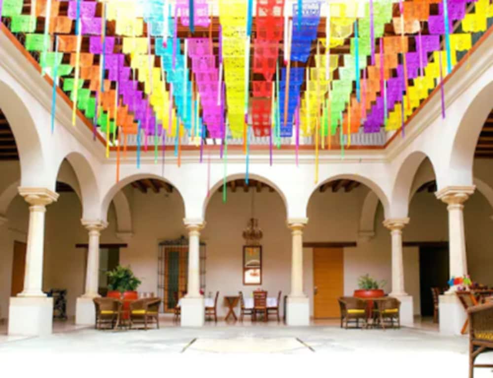 Hotel Parador de Alcalá 66/75