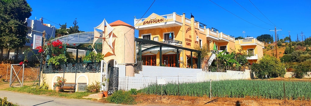Dioskouroi Apartments photo1