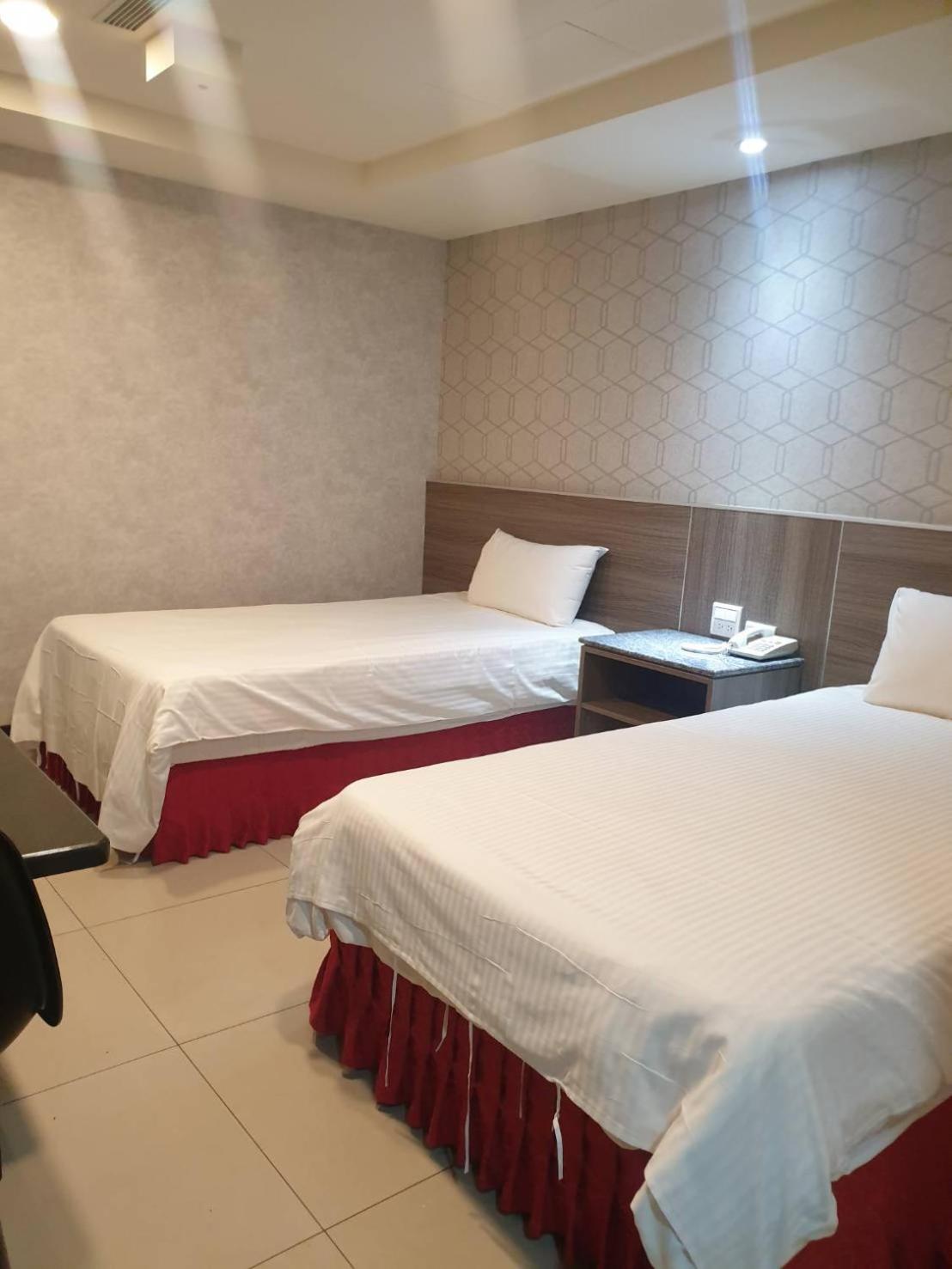 Economy, Twin Beds, No Window