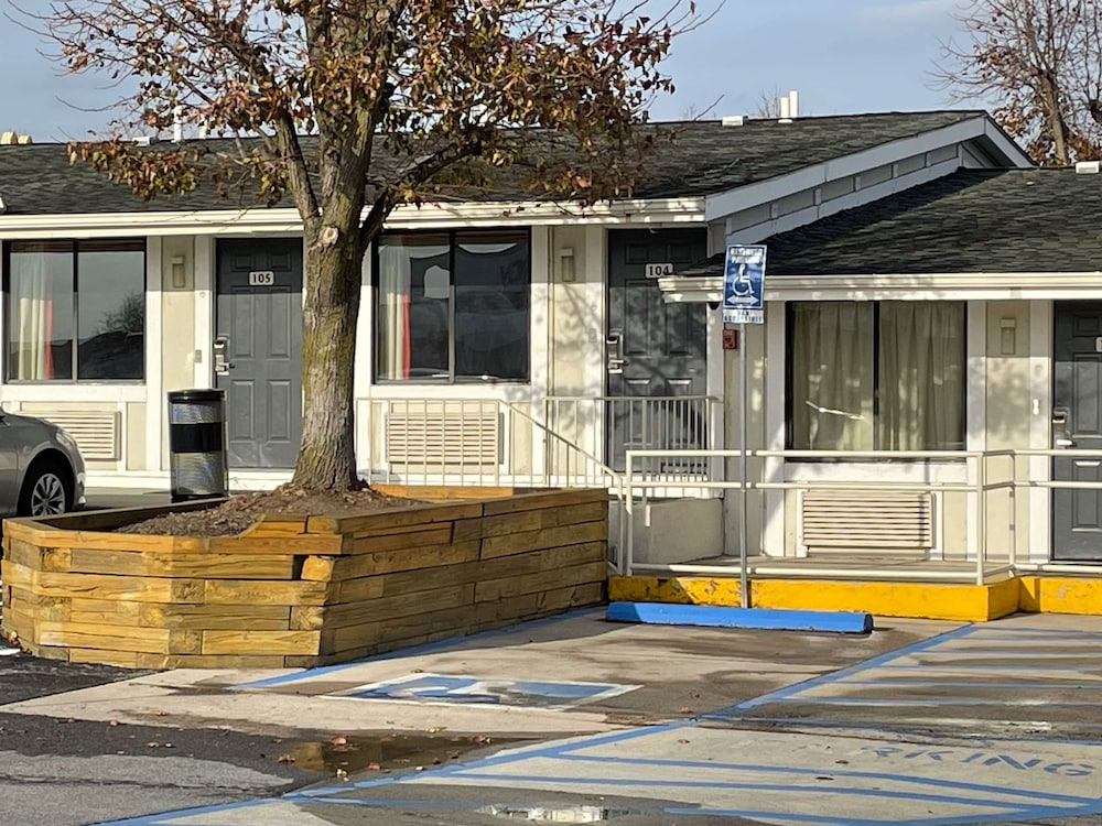 Motel6 Hagerstown, MD 26/36