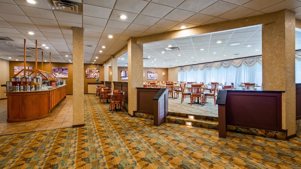 Lobby at Best Western Plus Chicago Hillside, HILLSIDE - IL
