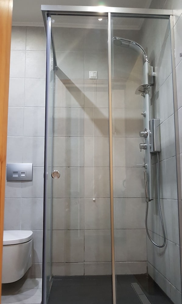 Grand Theoni Hotel Suites And Spa 69/71