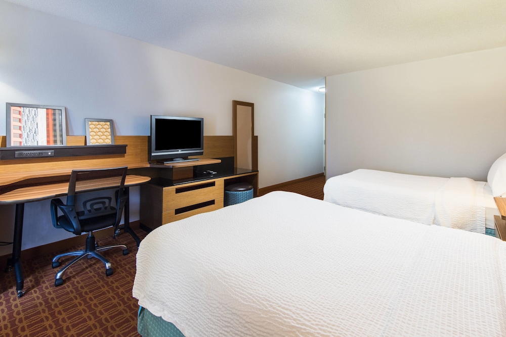 Fairfield Inn Suites By Marriott Ft Myers Cape Coral 13/50