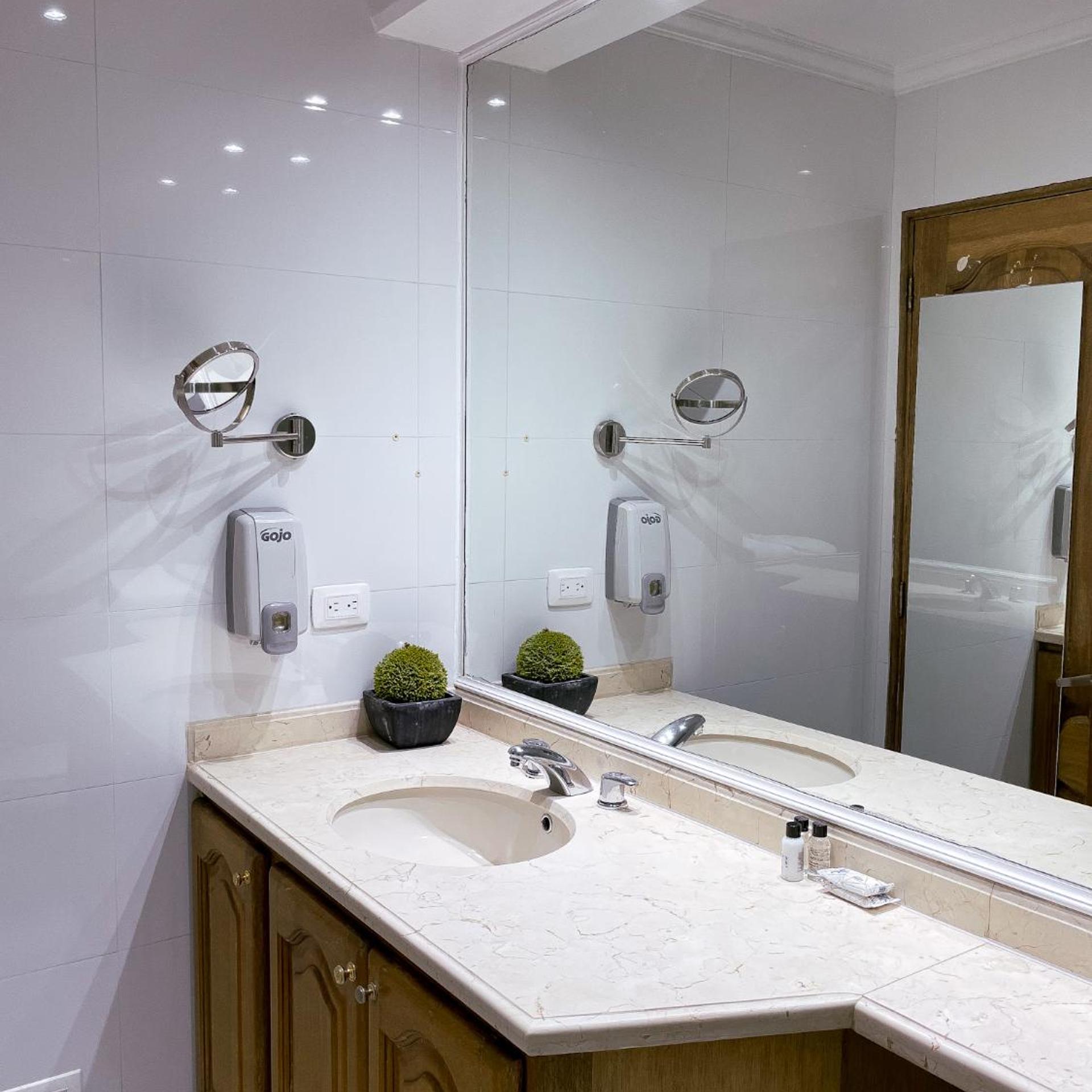 Suites 108 54/55