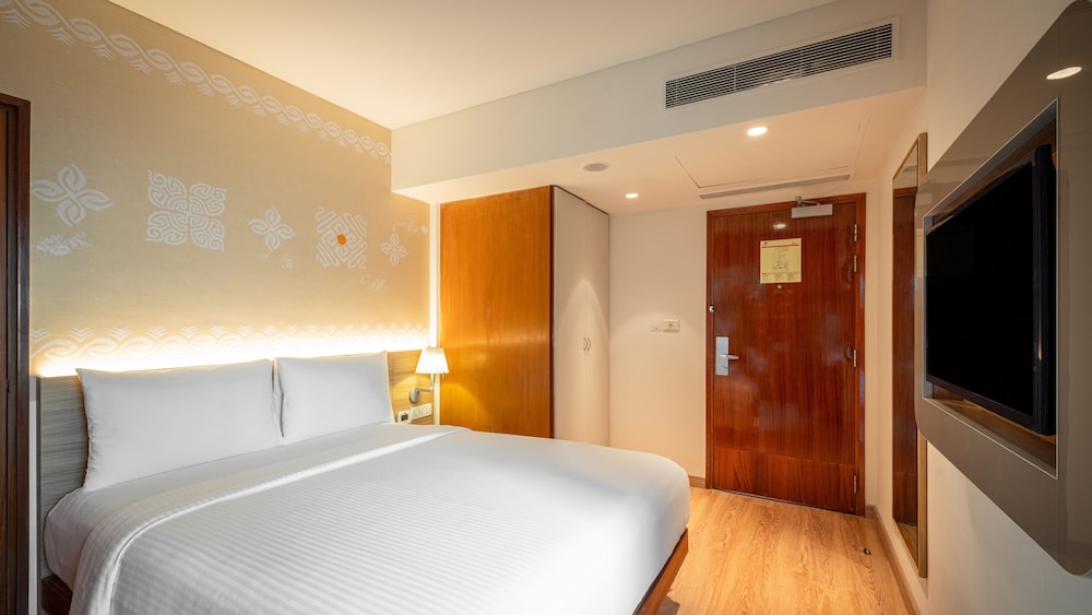 Ibis Mumbai Airport - An Accorhotels Brand 24/69