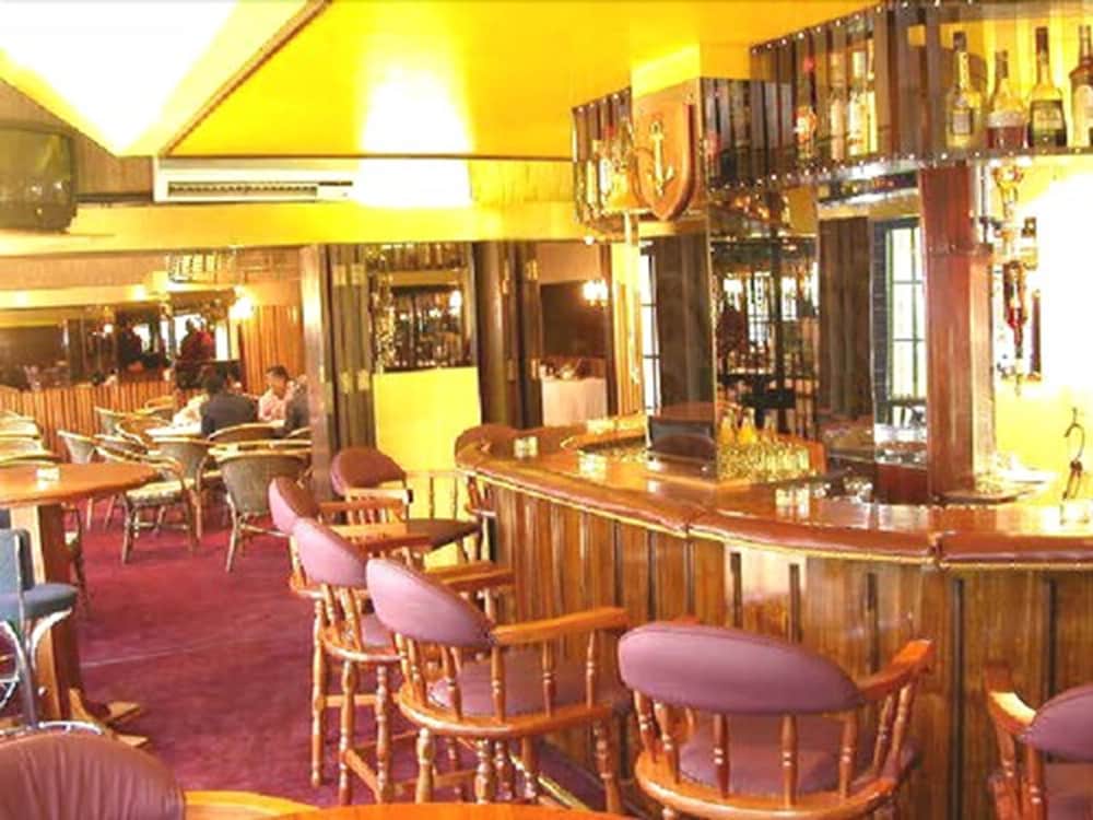 Arcadia Hotel 24/40