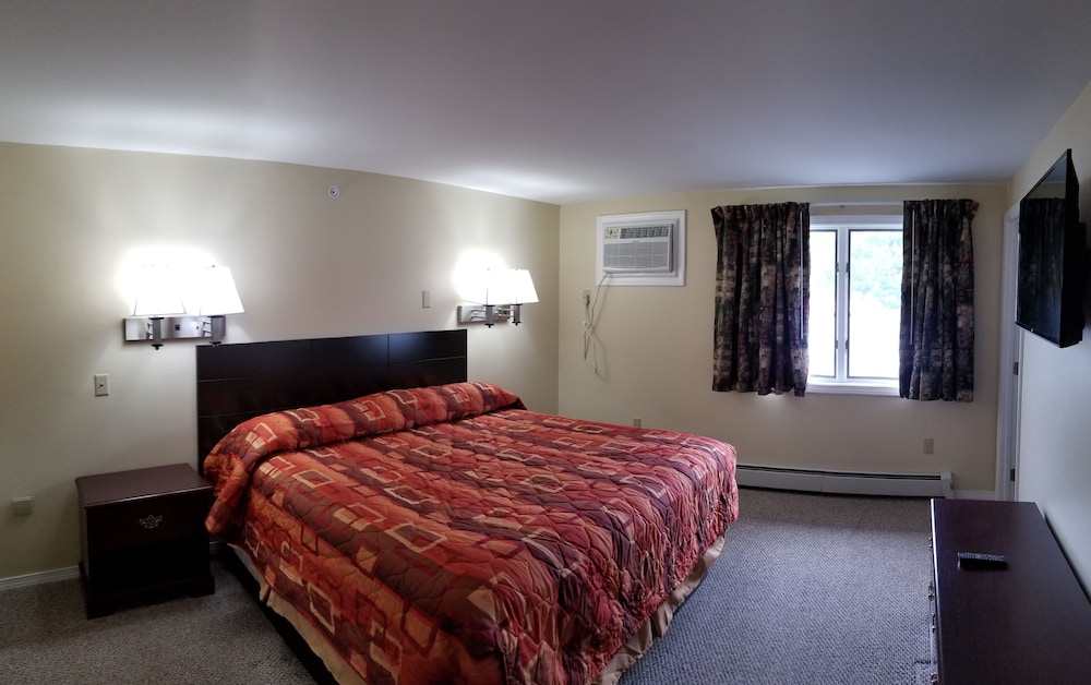 Colonial Village Resort 16/46