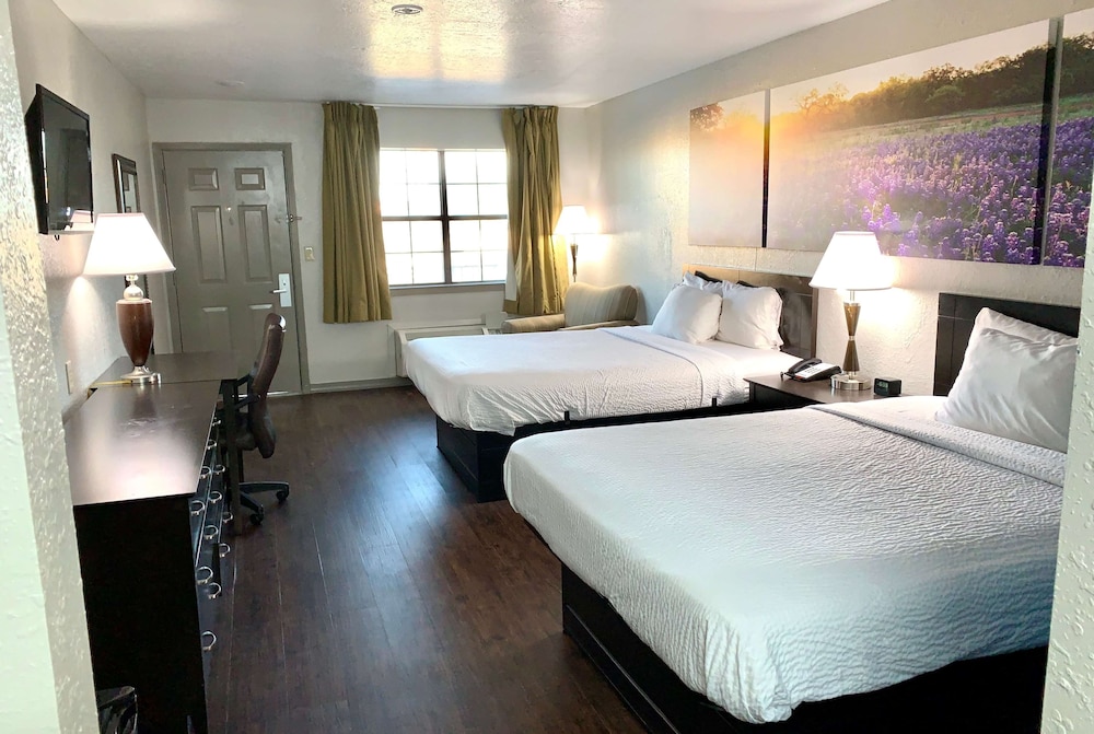 Days Inn By Wyndham Canton 21/43