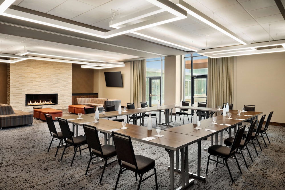 Hilton Garden Inn Milwaukee Brookfield Conference Center 47/60