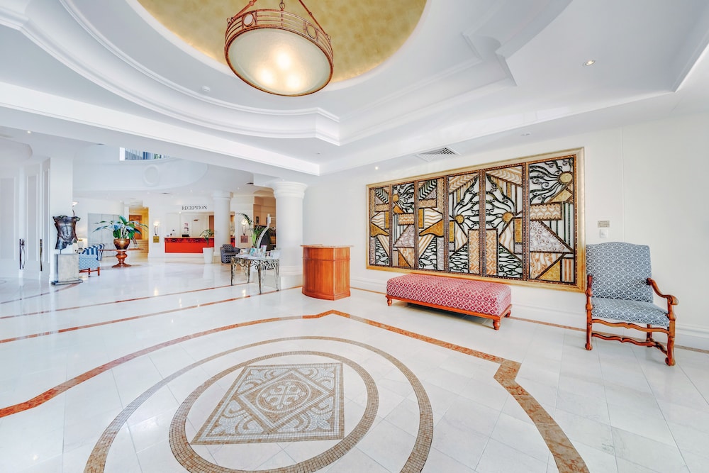 Phoenician Resort 14/51