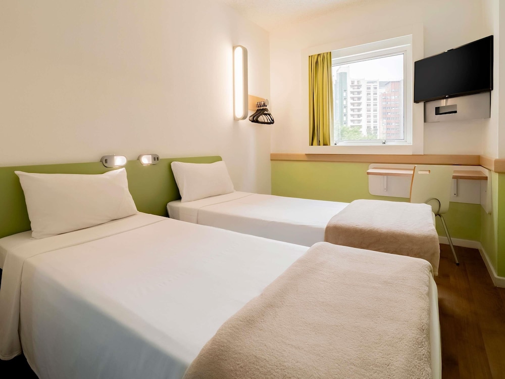 Standard, Twin Beds