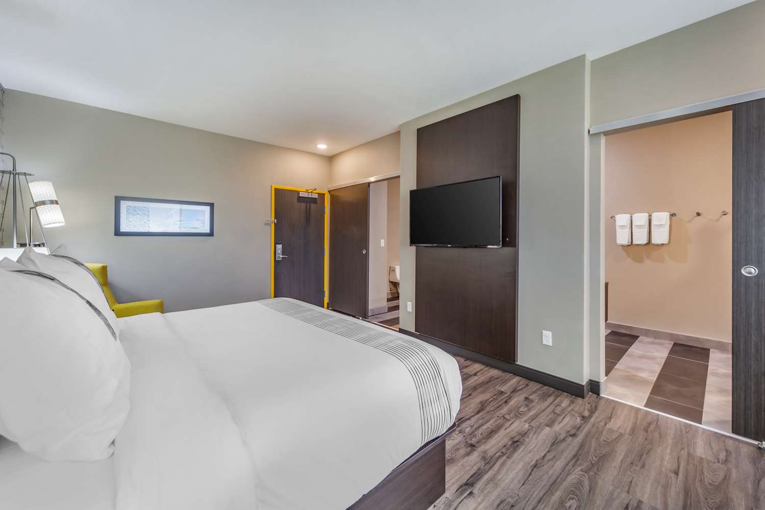 Room, King Bed, Glo Best Western Dawley Farms In Sioux Falls 4/7
