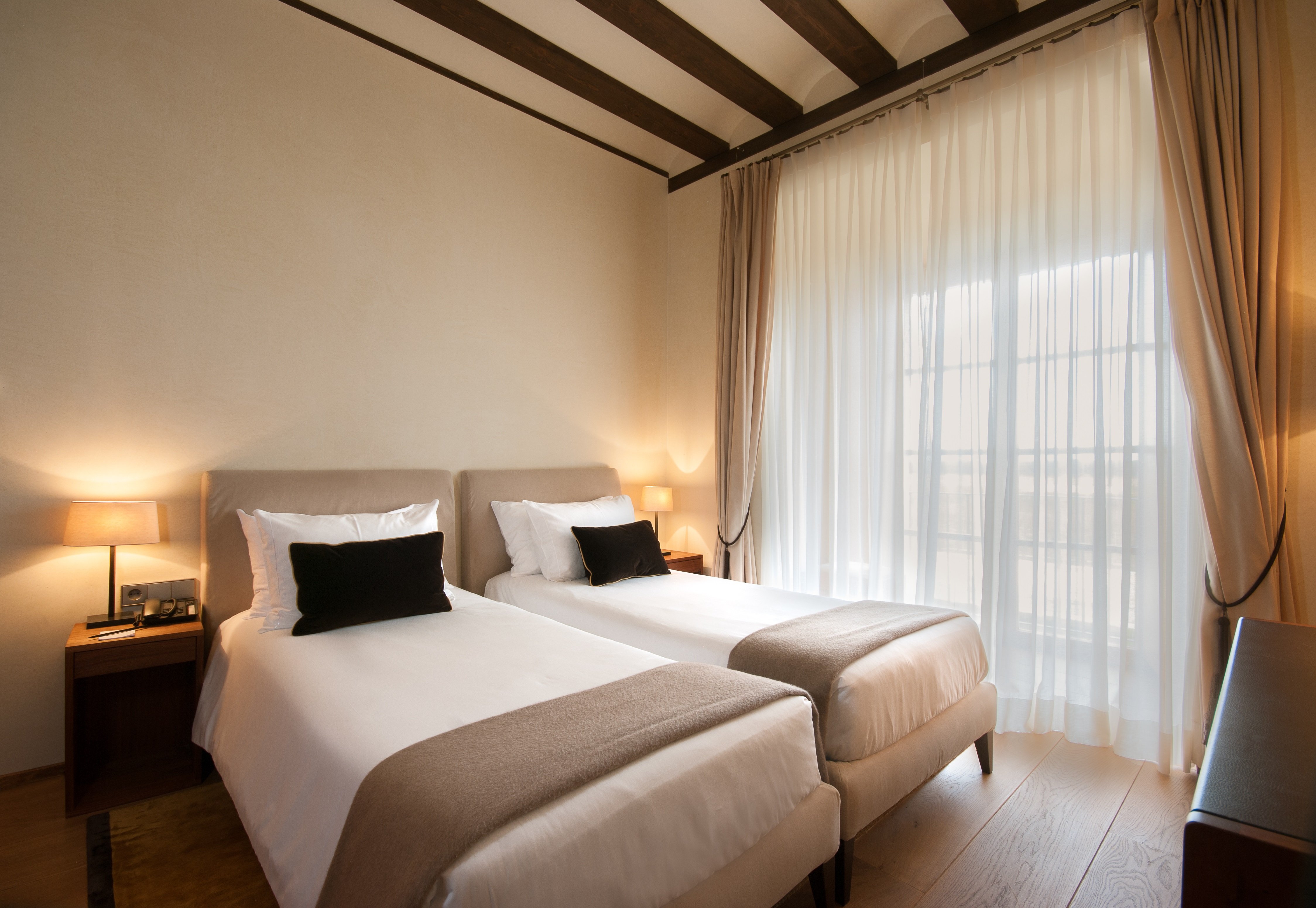 2 Bedrooms, Master, Suite