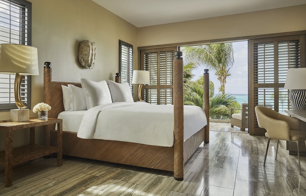 4 Bedrooms, Villa, 3 King Beds, 2 Queen Beds, Beach Front