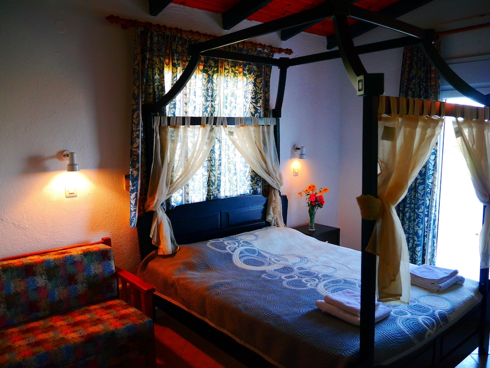 Blue Bay Beach Hotel 16/50
