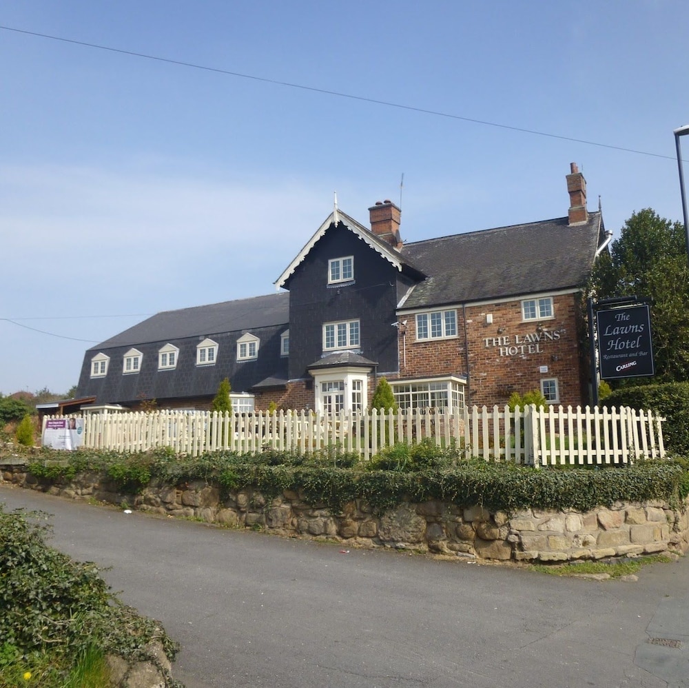 The Lawns Hotel 2/39