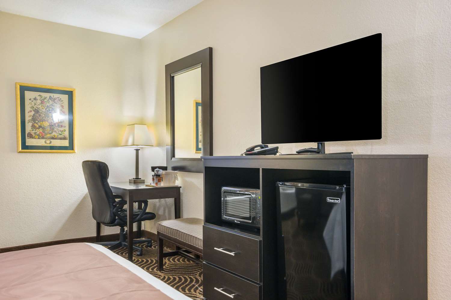 Quality Inn and Suites Florence Cincinnati South 40/48