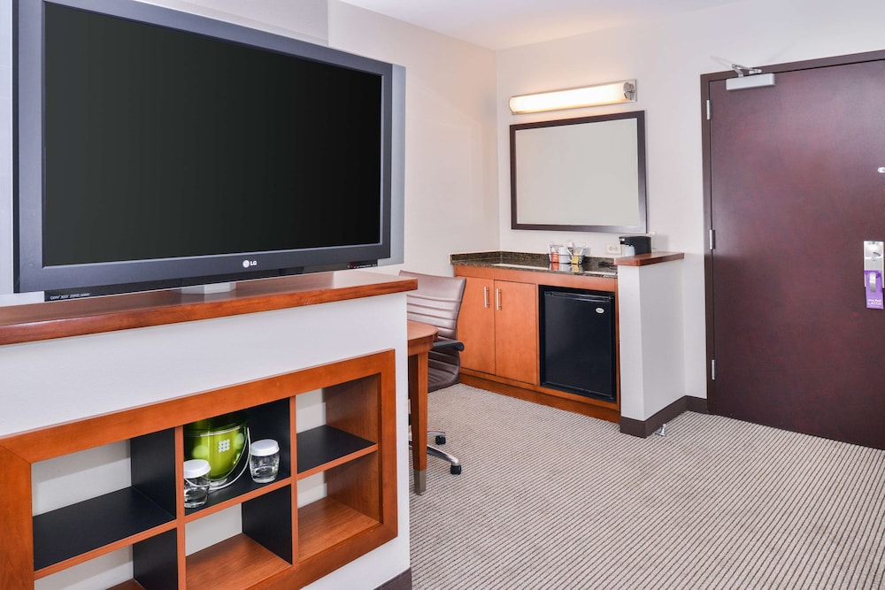 Hyatt Place Chesapeake/Greenbrier 57/63