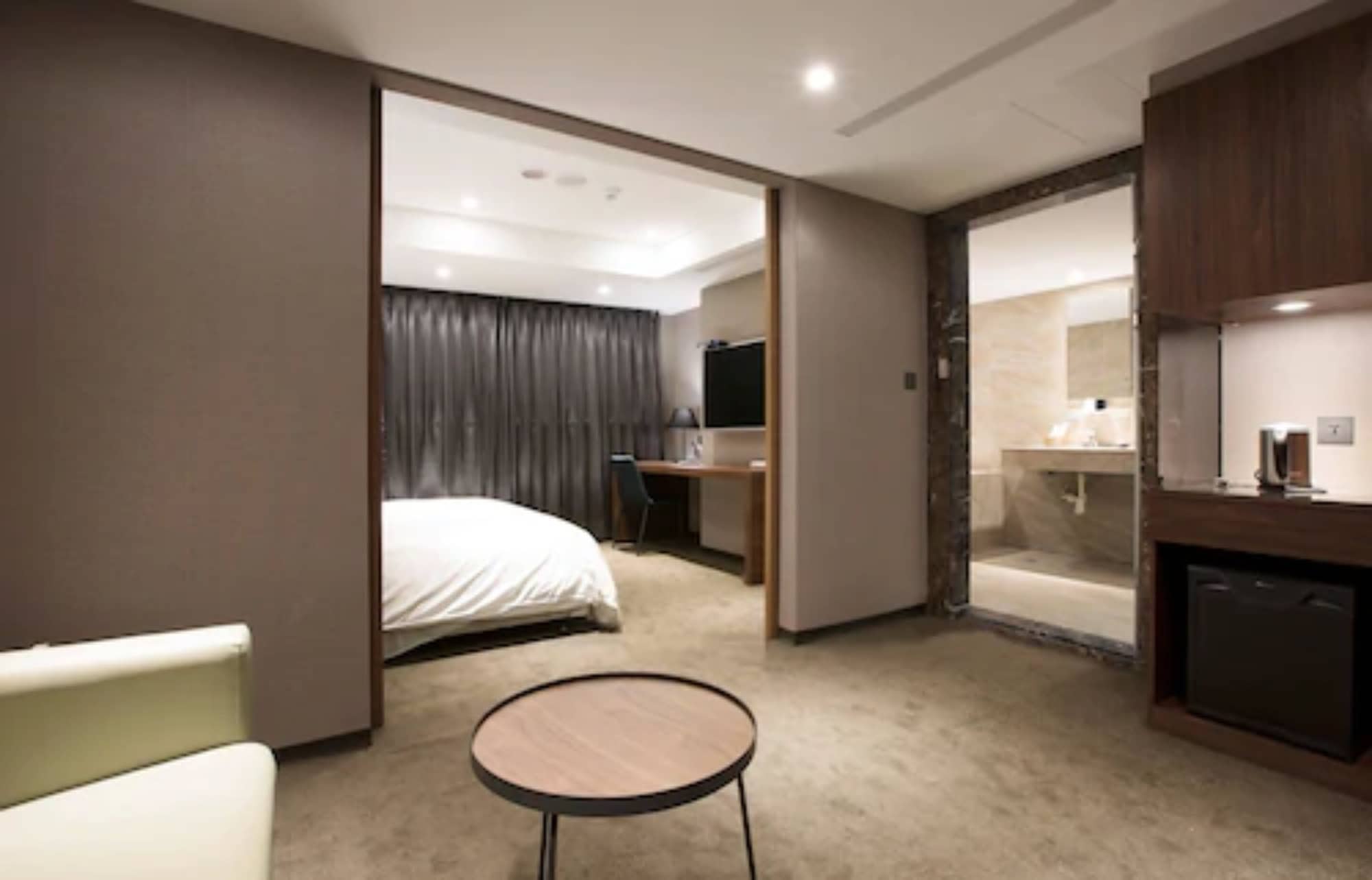 Deluxe, King Bed