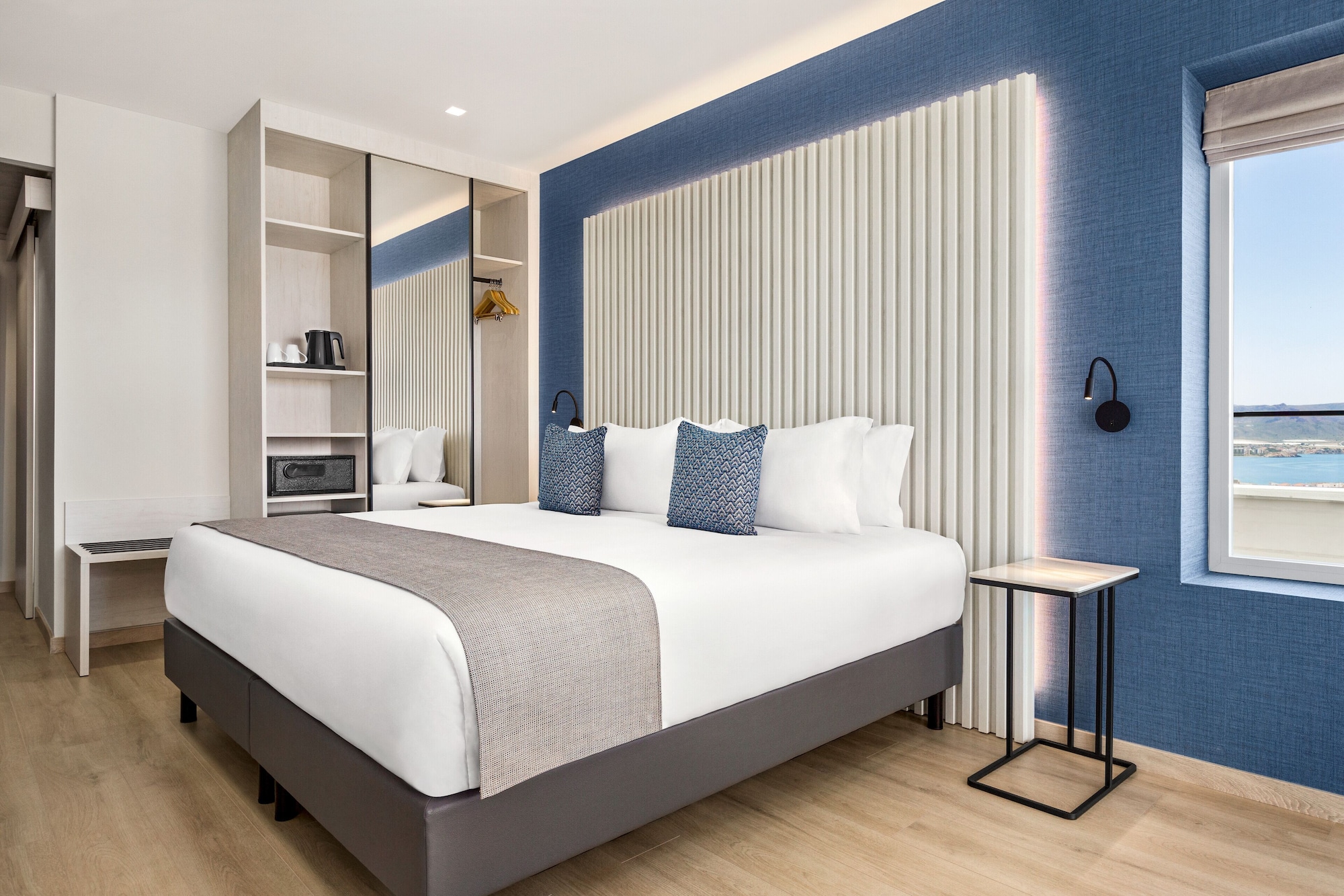 Super, Deluxe, King Bed, Sea View، Ramada Resort by Wyndham Puerto de Mazarron 2/7
