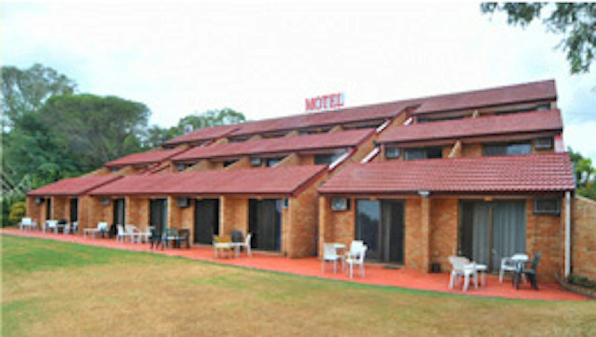 Windsor Riverview Inn 1/4