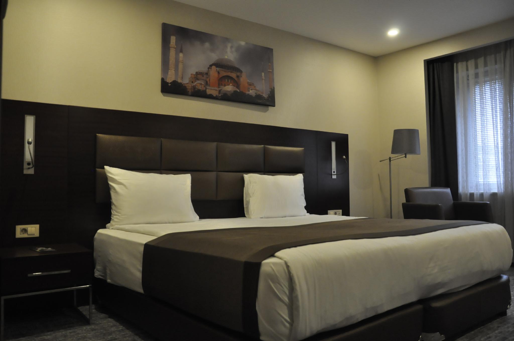 Classic, King Bed