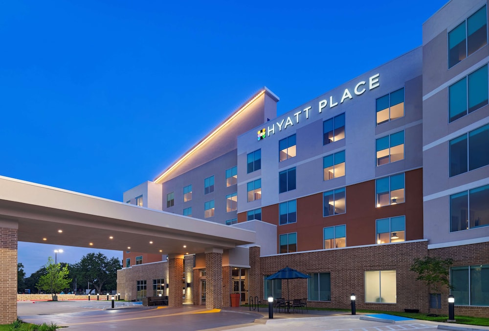 Hyatt Place Austin / Lake Travis / Four Points 2/55
