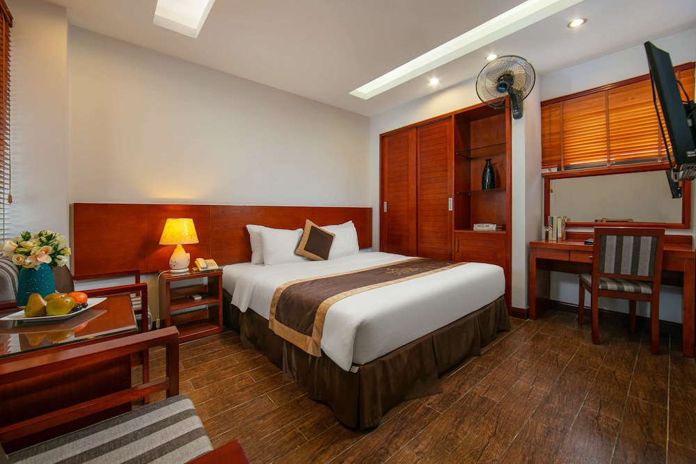 Bounty Hotel 41/67