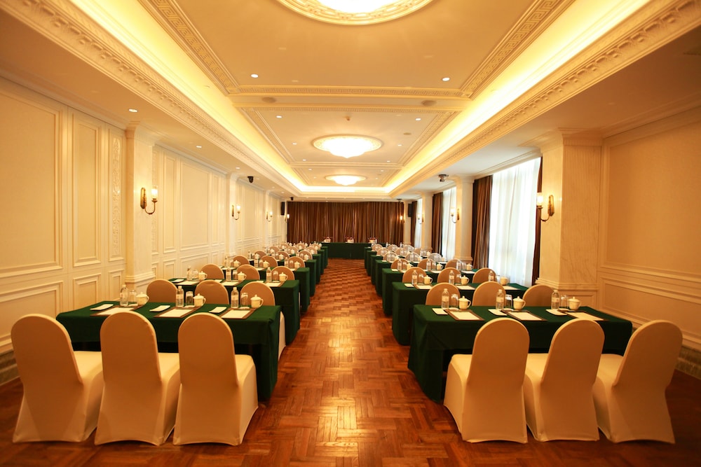 Shanghai Donghu Hotel 52/62
