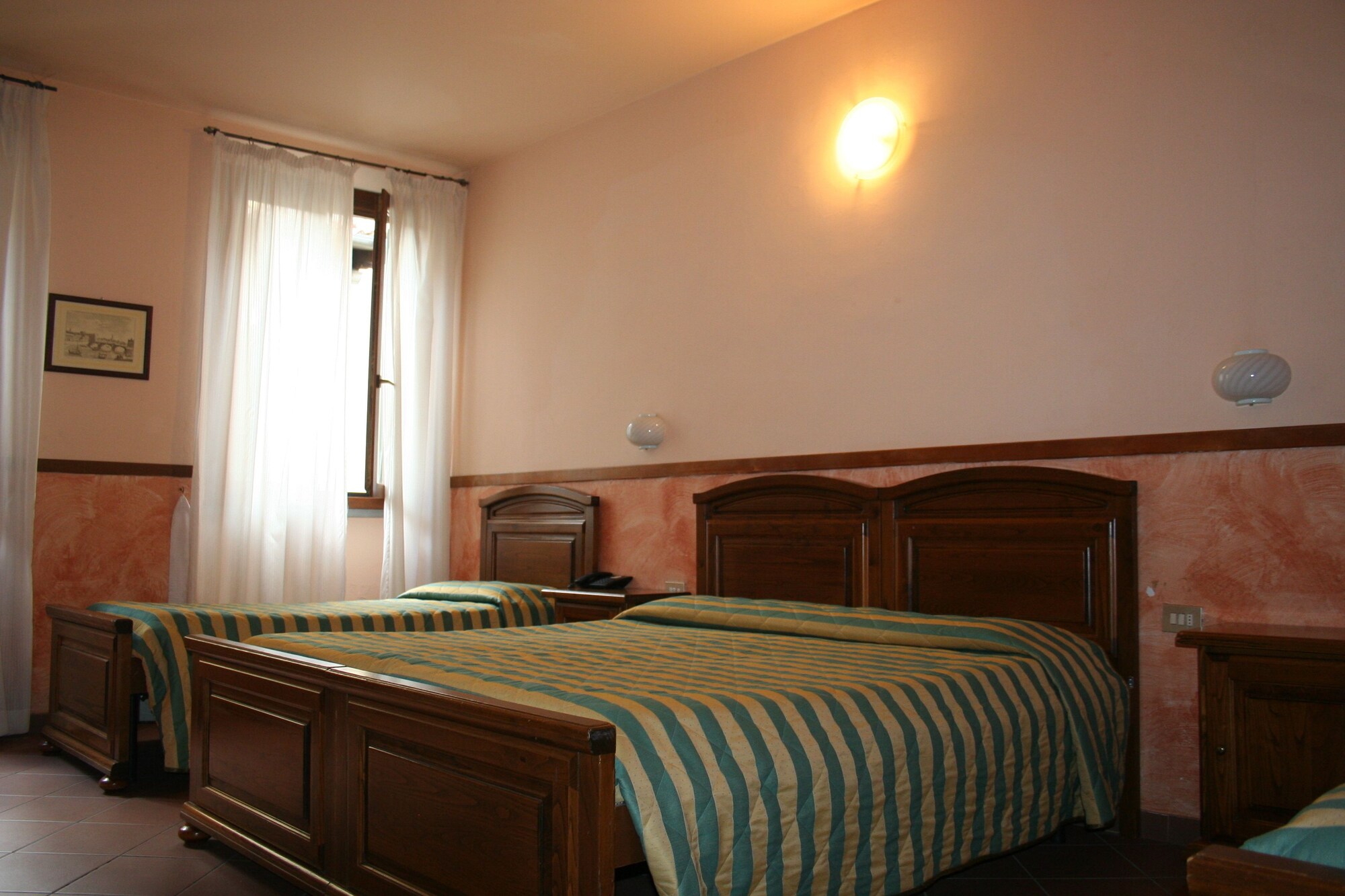 ROOM, TRIPLE