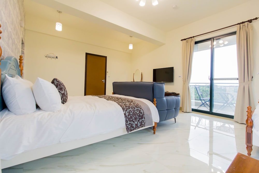 Shan Hai B&B 3/43